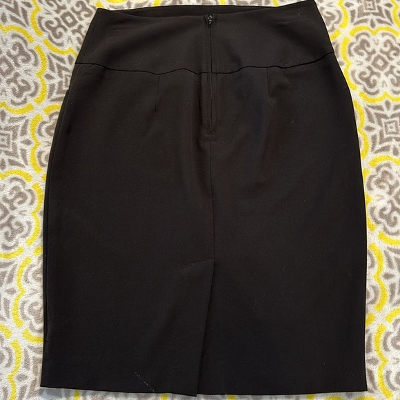 BCX black pencil skirt with button details and zipper - size 5 - Picture 3 of 11